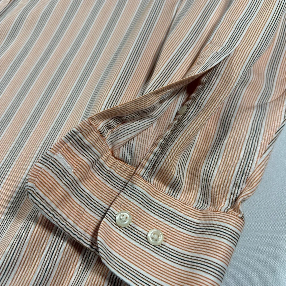Men’s T Harris Of London Long Sleeve Shirt
Size Large​​ - Picture 2 of 8